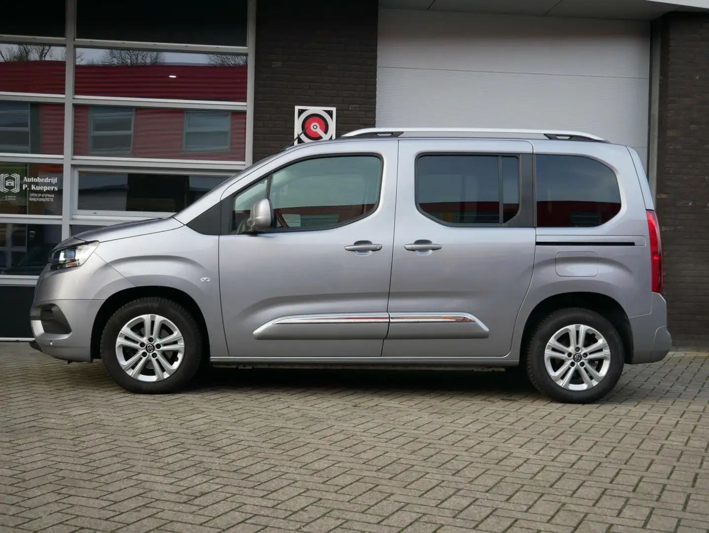 Toyota Proace City Verso 1.2 Turbo Dynamic Navi+Bt| Camera Grau - 2