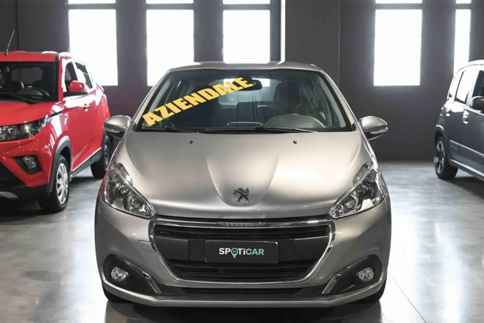 Peugeot 208 PureTech 82cv Active Grijs - 2