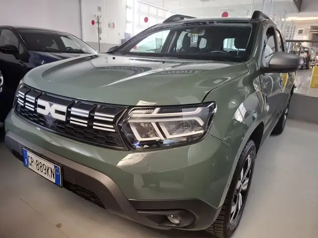 Dacia Duster view 12