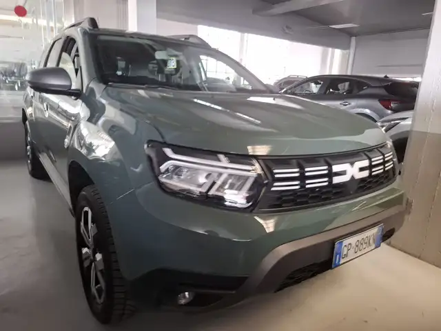 Dacia Duster view 9