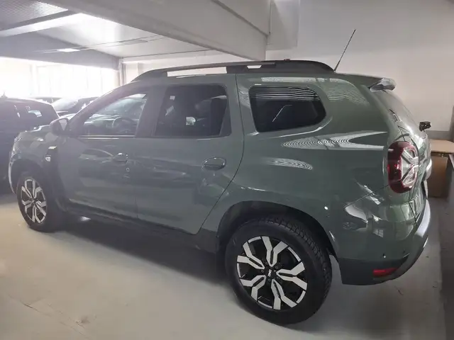 Dacia Duster view 14