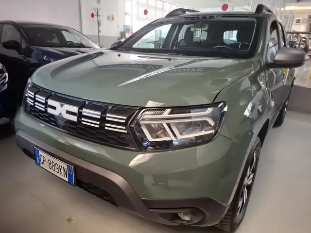 Dacia Duster view 3