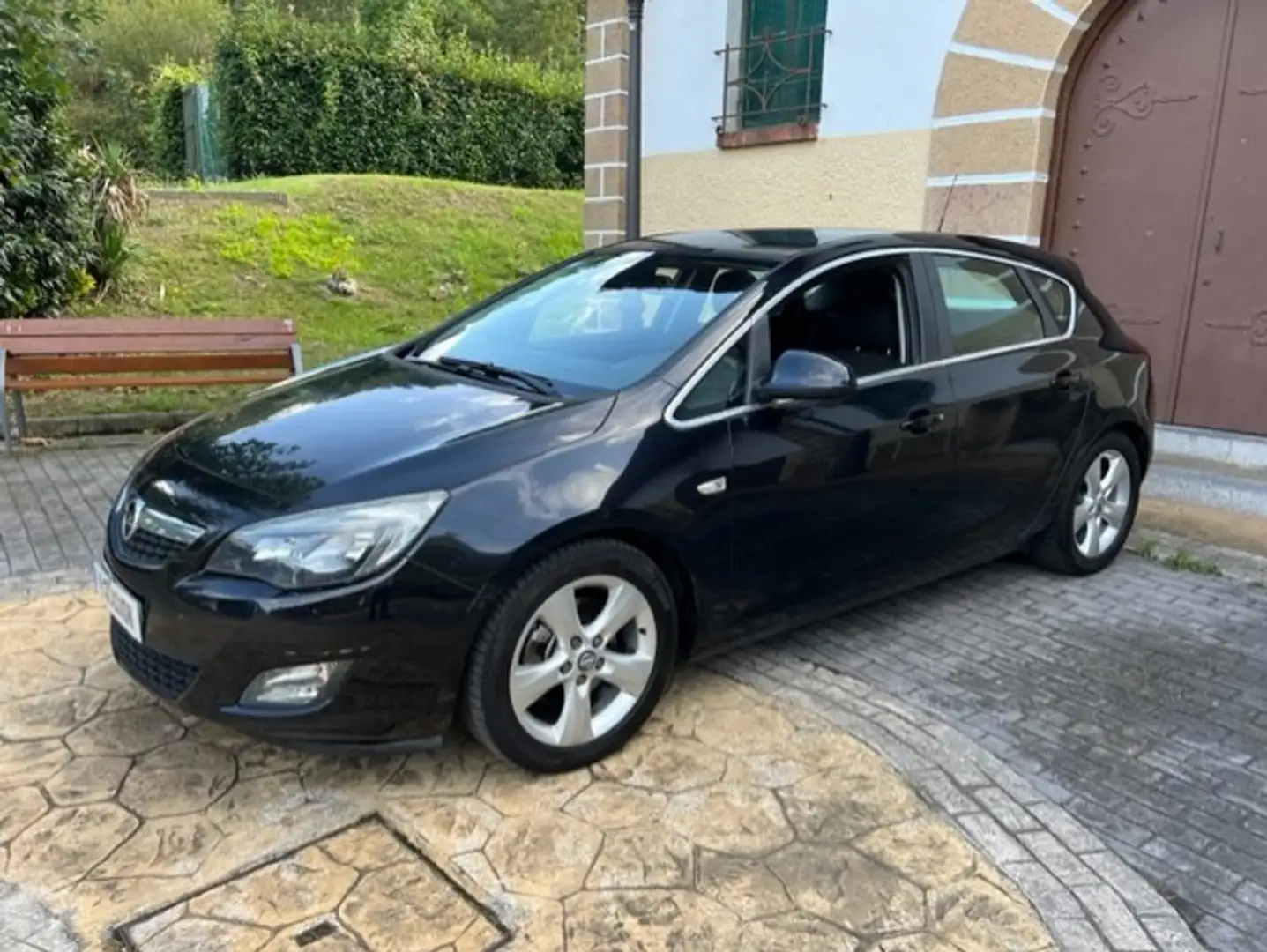 Opel Astra 1.7CDTI Cosmo 125 Negro - 1