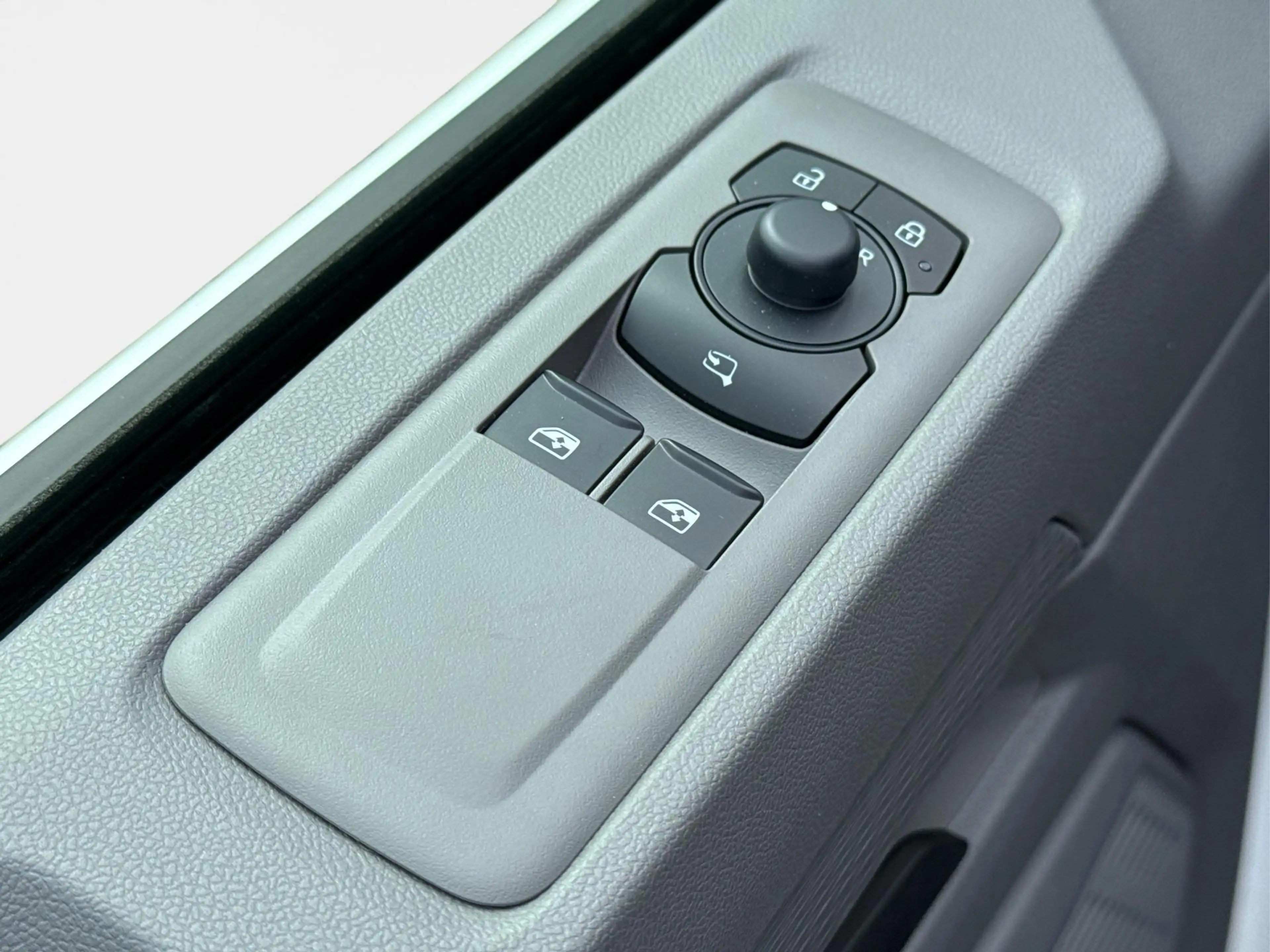 Volkswagen T7 Caravelle Basis KR 9-Sitzer+AHK+LED+KAM+PDC+SHZ+ALU+GJR 2... — photo 15
