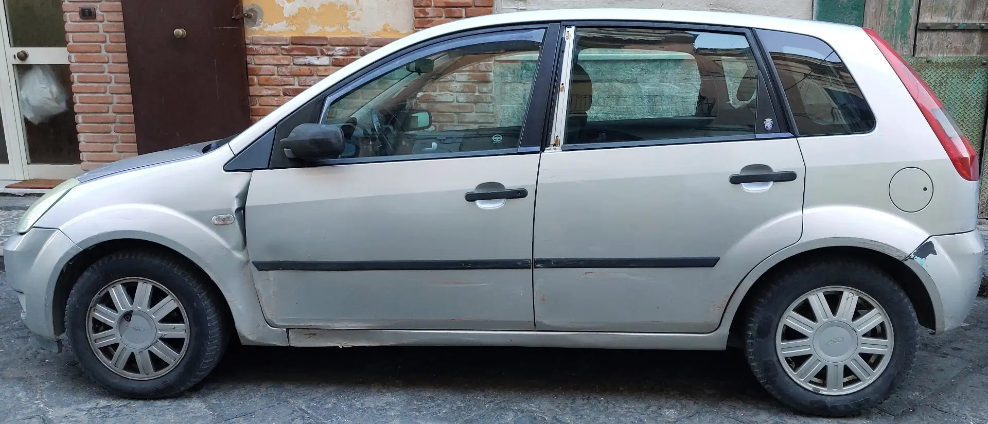 Ford Fiesta 5p 1.4 tdci Ghia - 1