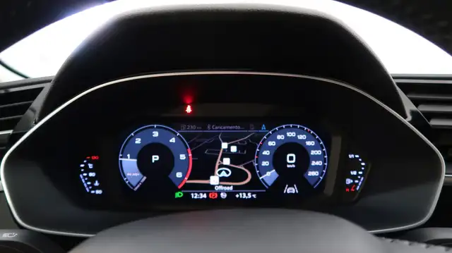 Audi Q3 view 13