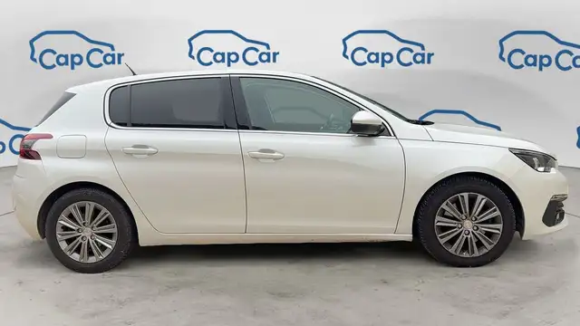 Peugeot 308 view 4