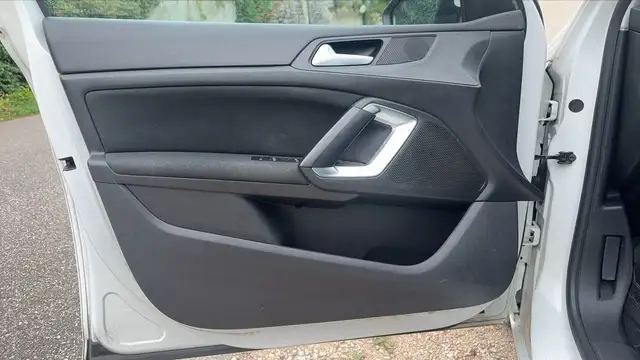Peugeot 308 view 7