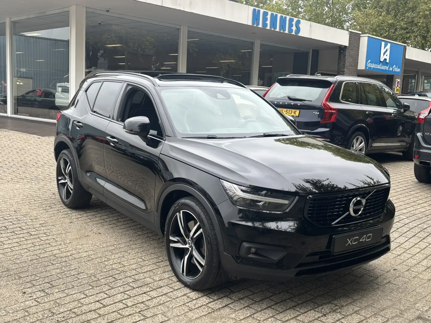 Volvo XC40 1.5 T5 Recharge R-Design Panorama DAB Keyless Noir - 1