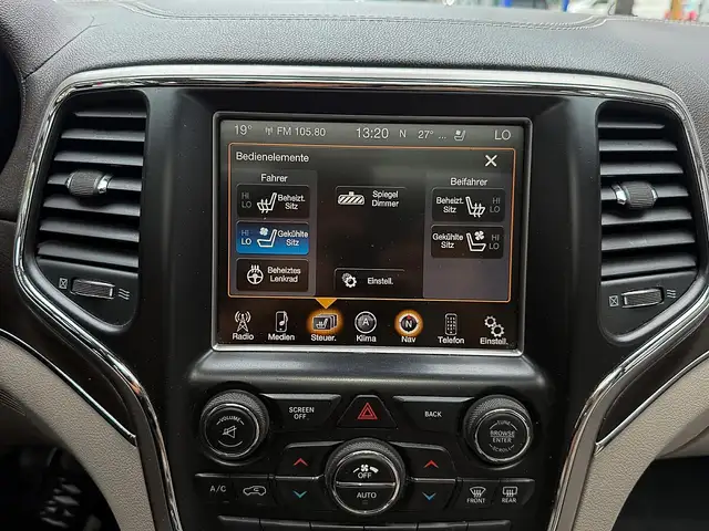 Jeep Grand Cherokee view 15