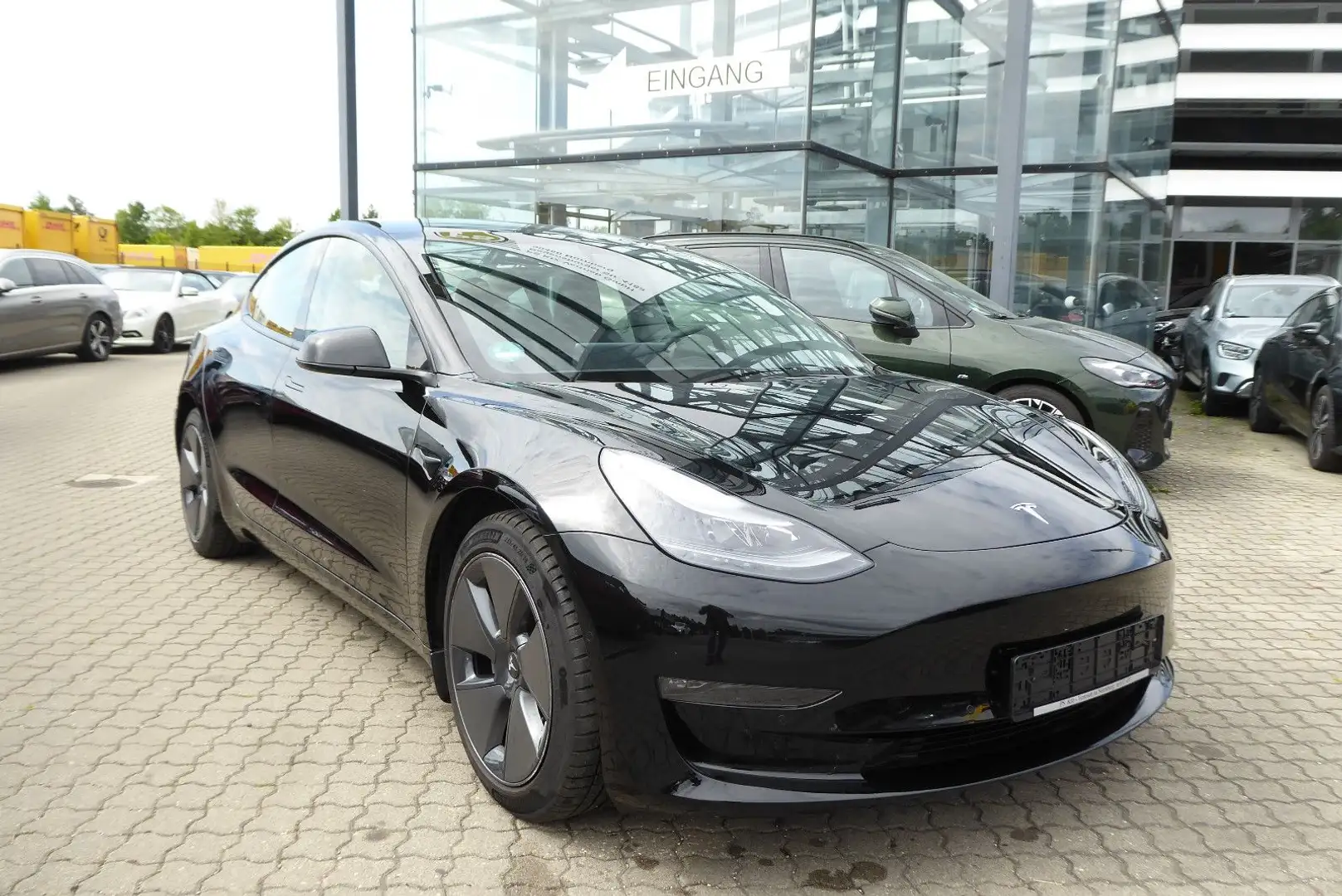 Tesla Model 3 Long Range Dual AWD Schwarz - 1
