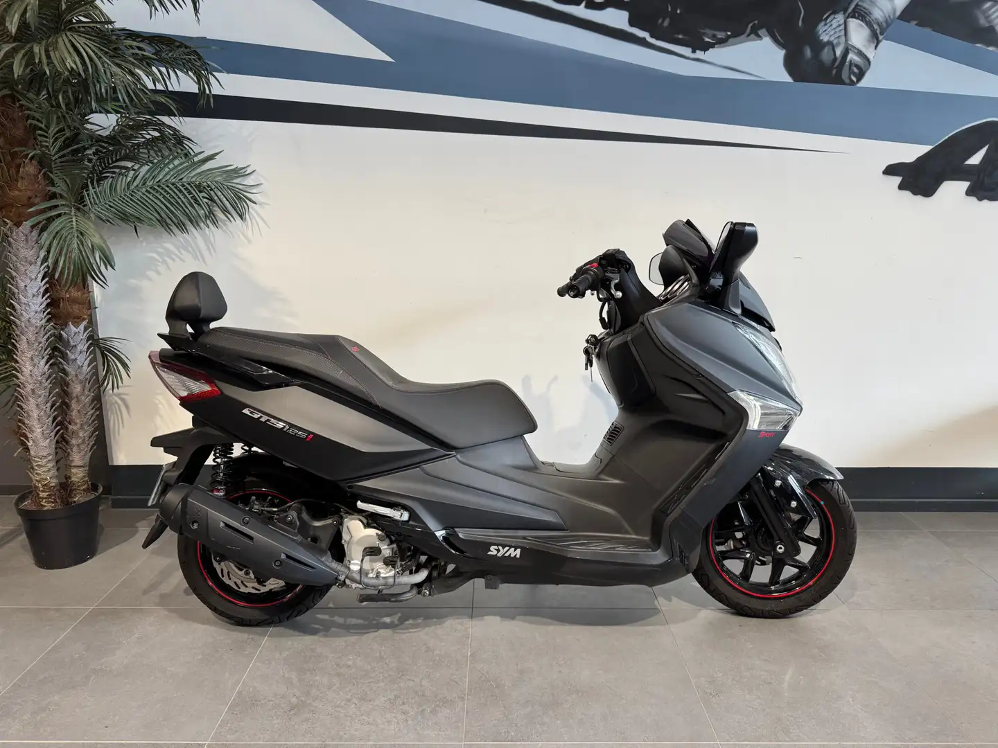 SYM GTS 125 - 1