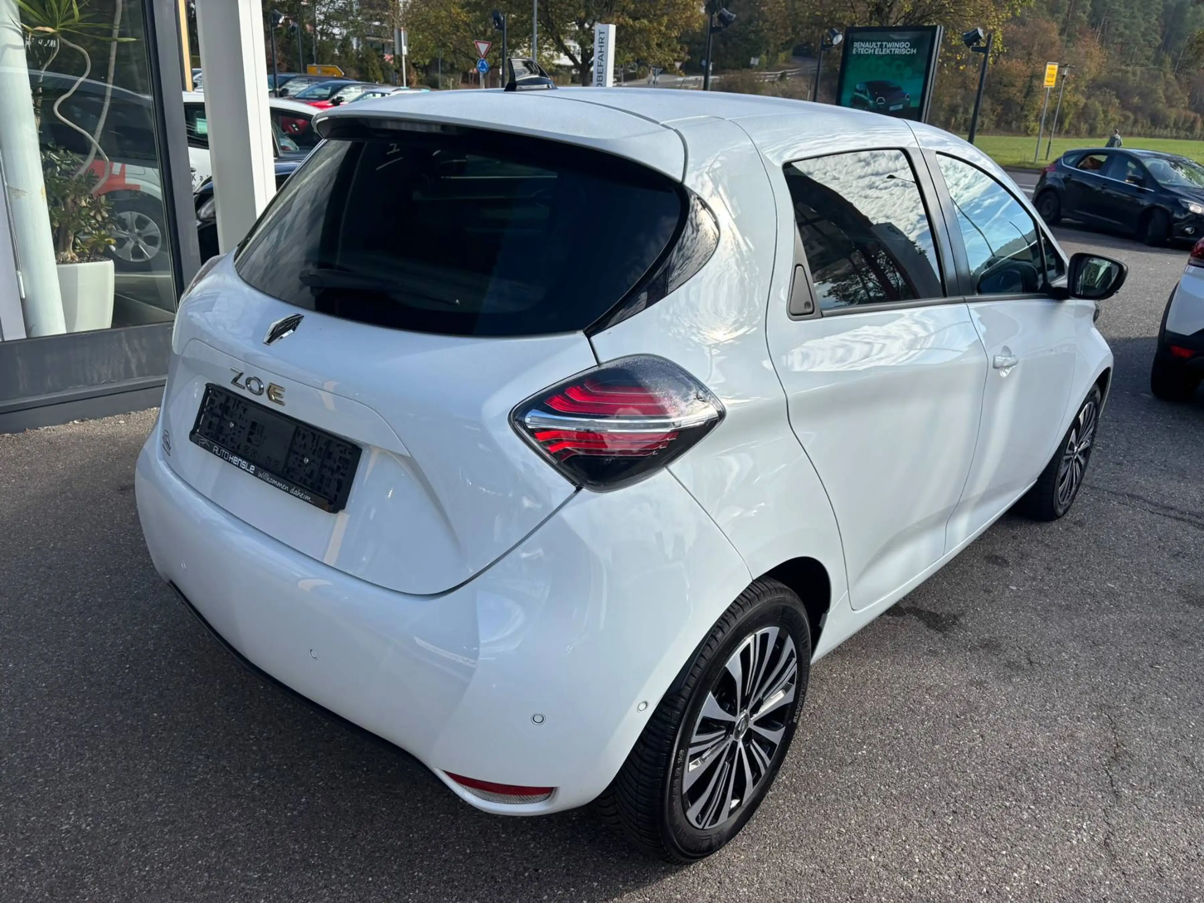 Renault ZOE Iconic — photo 6