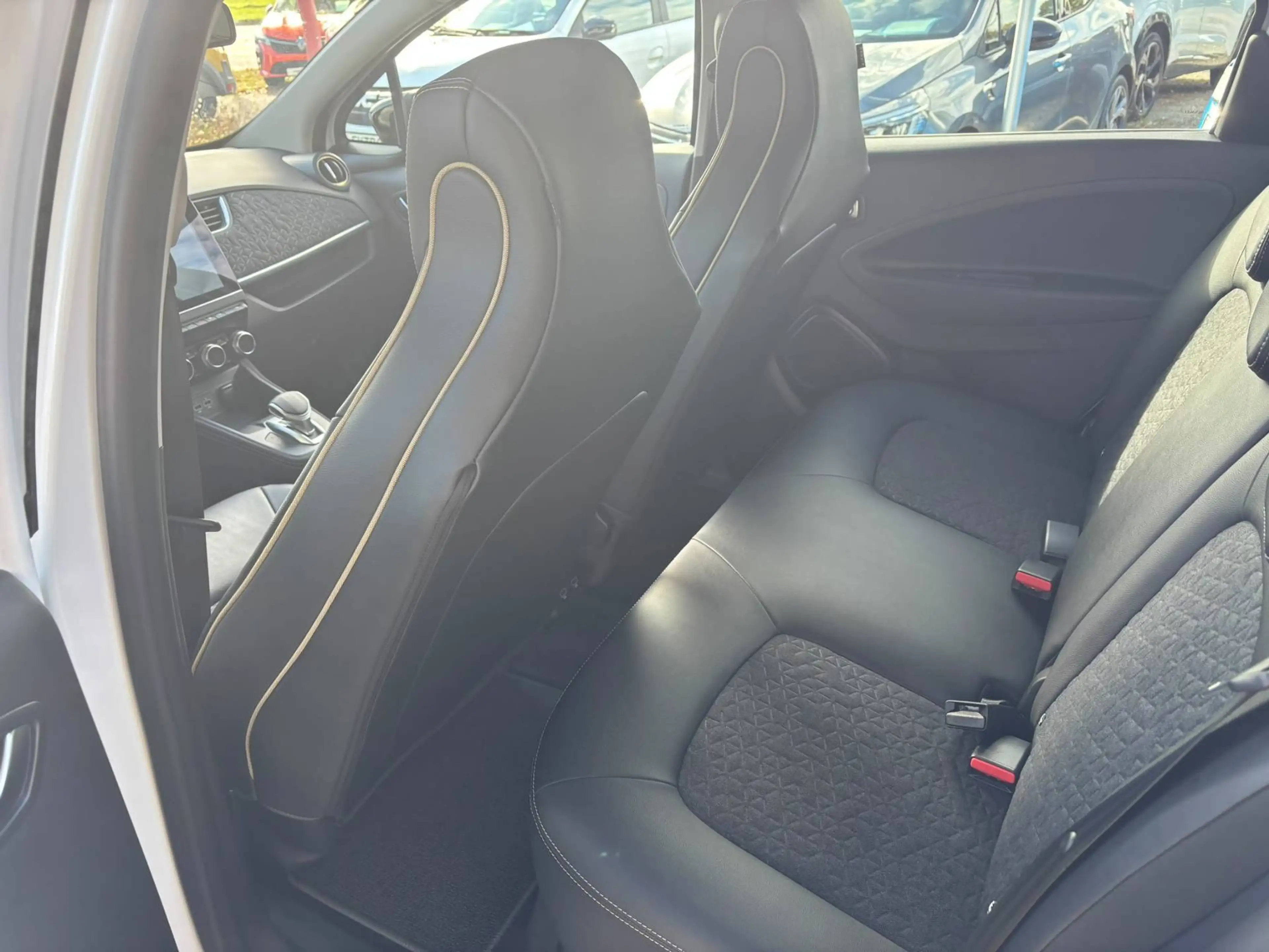 Renault ZOE Iconic — photo 8