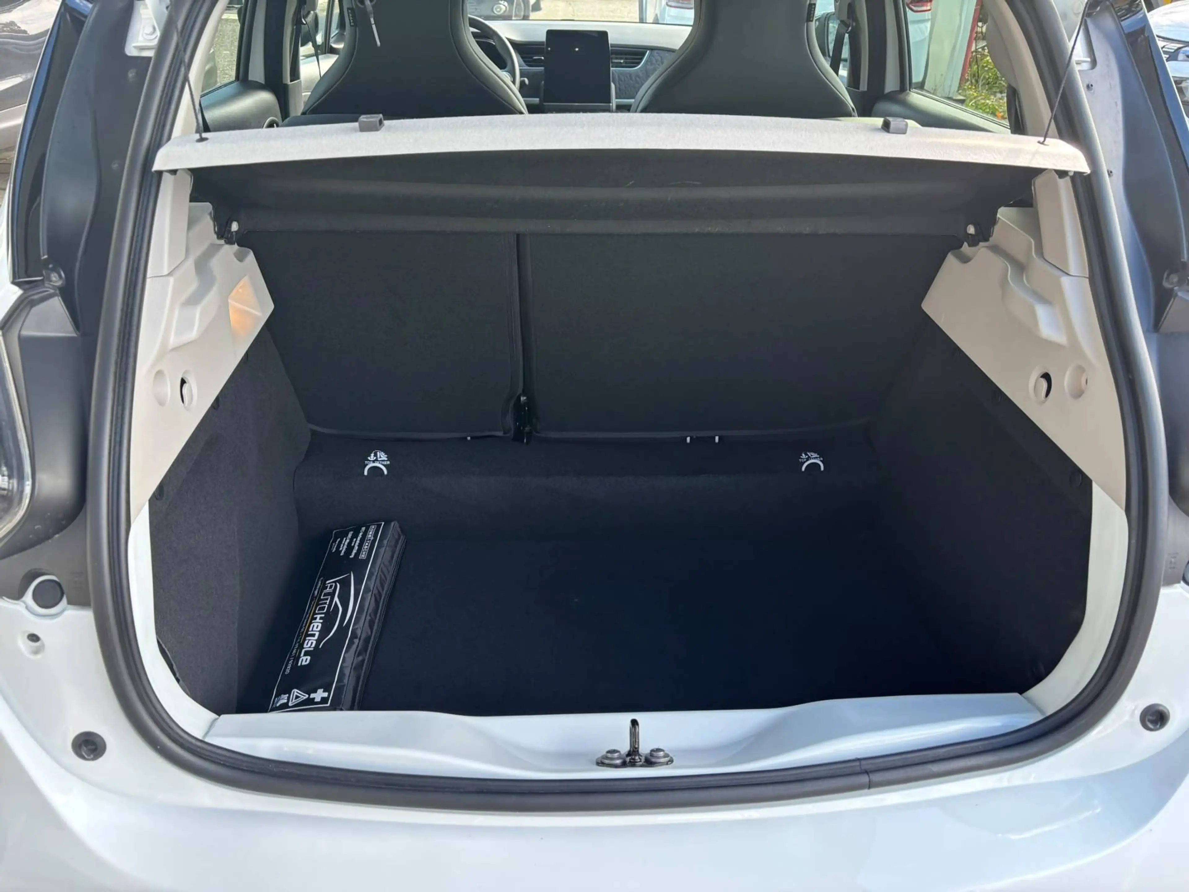 Renault ZOE Iconic — photo 7