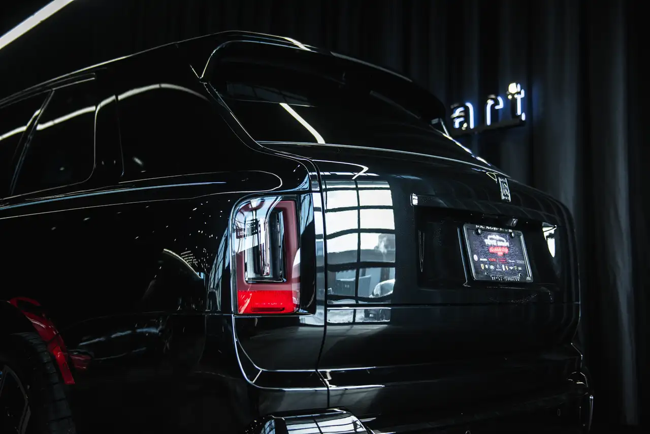 Rolls-Royce Cullinan снимка Rolls-Royce Cullinan