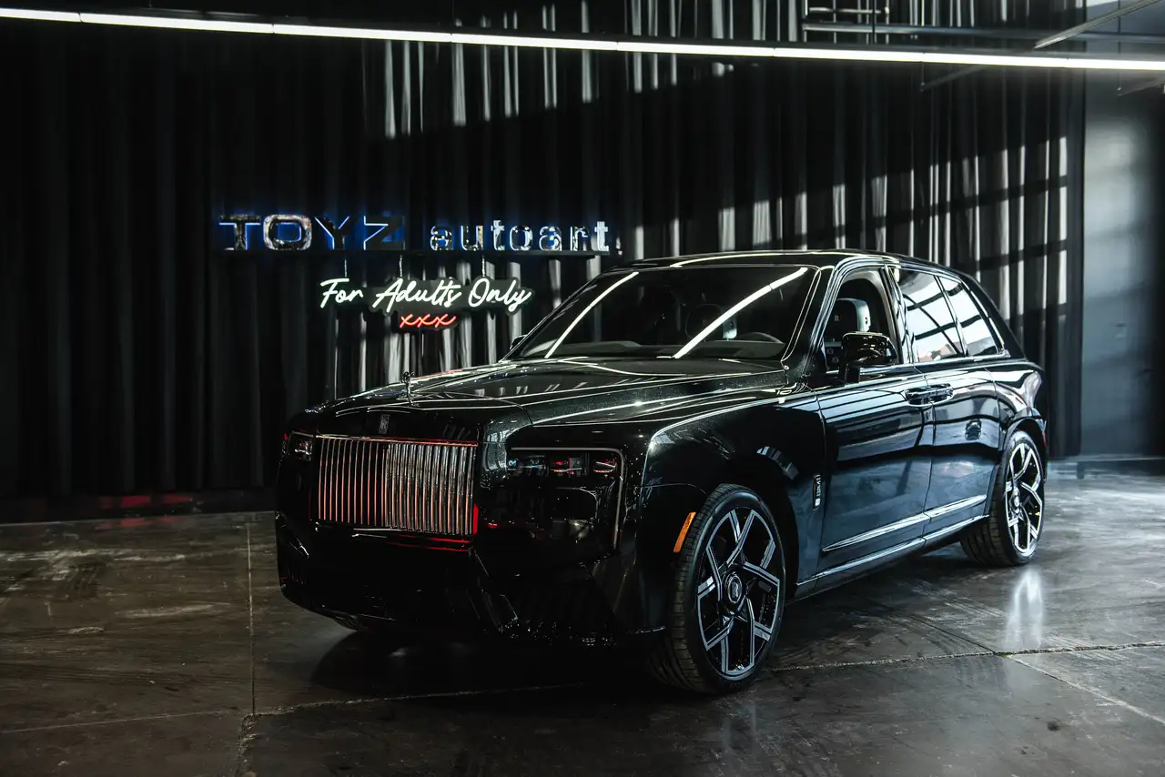 Rolls-Royce Cullinan снимка Rolls-Royce Cullinan