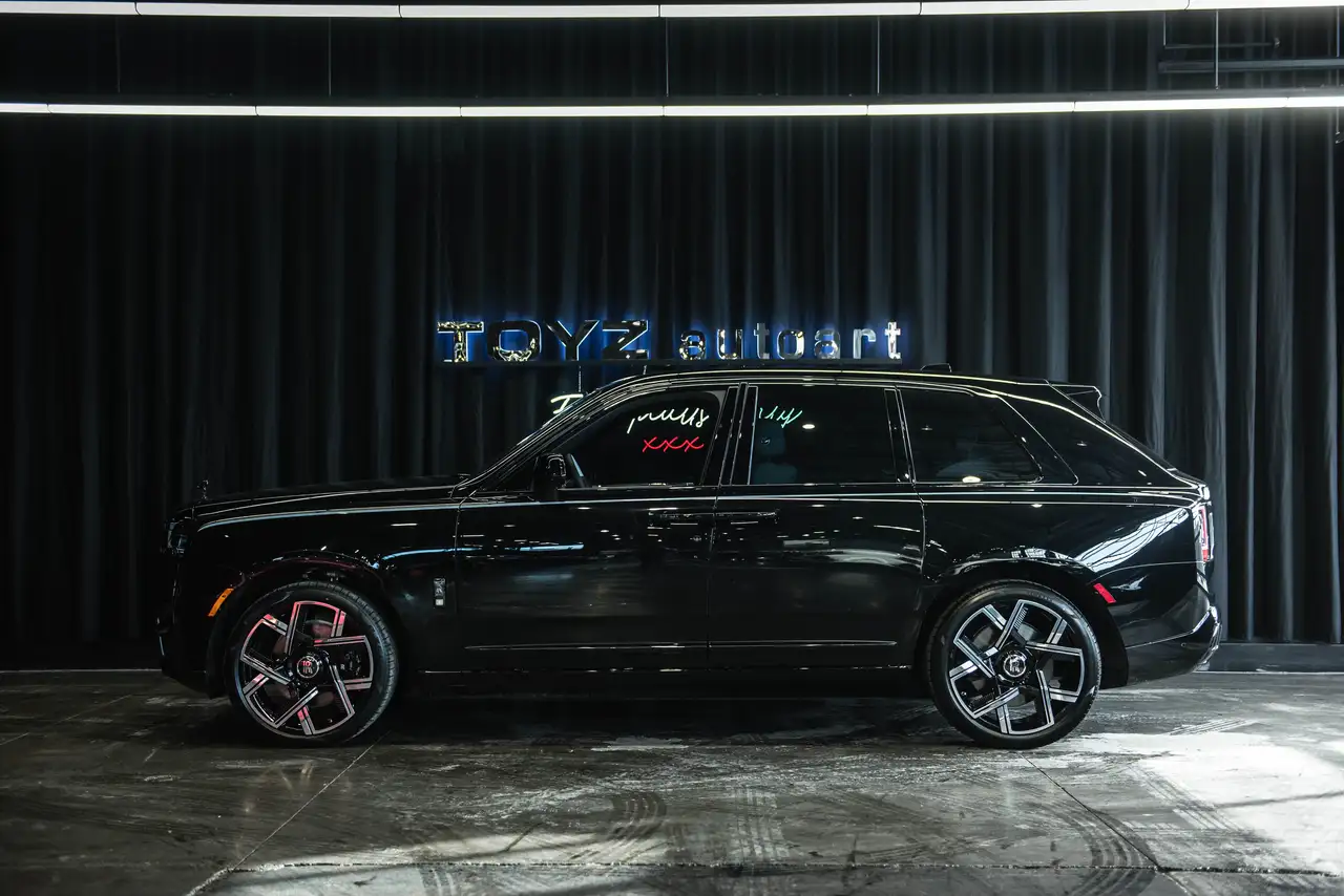 Rolls-Royce Cullinan снимка Rolls-Royce Cullinan