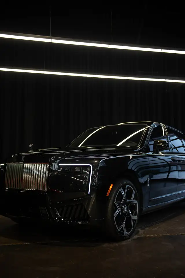 Rolls-Royce Cullinan снимка Rolls-Royce Cullinan