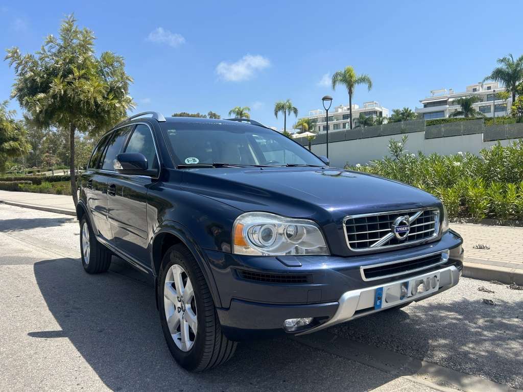 Volvo XC90 D5 Momentum 7pl. AWD Aut. 200 - foto 1
