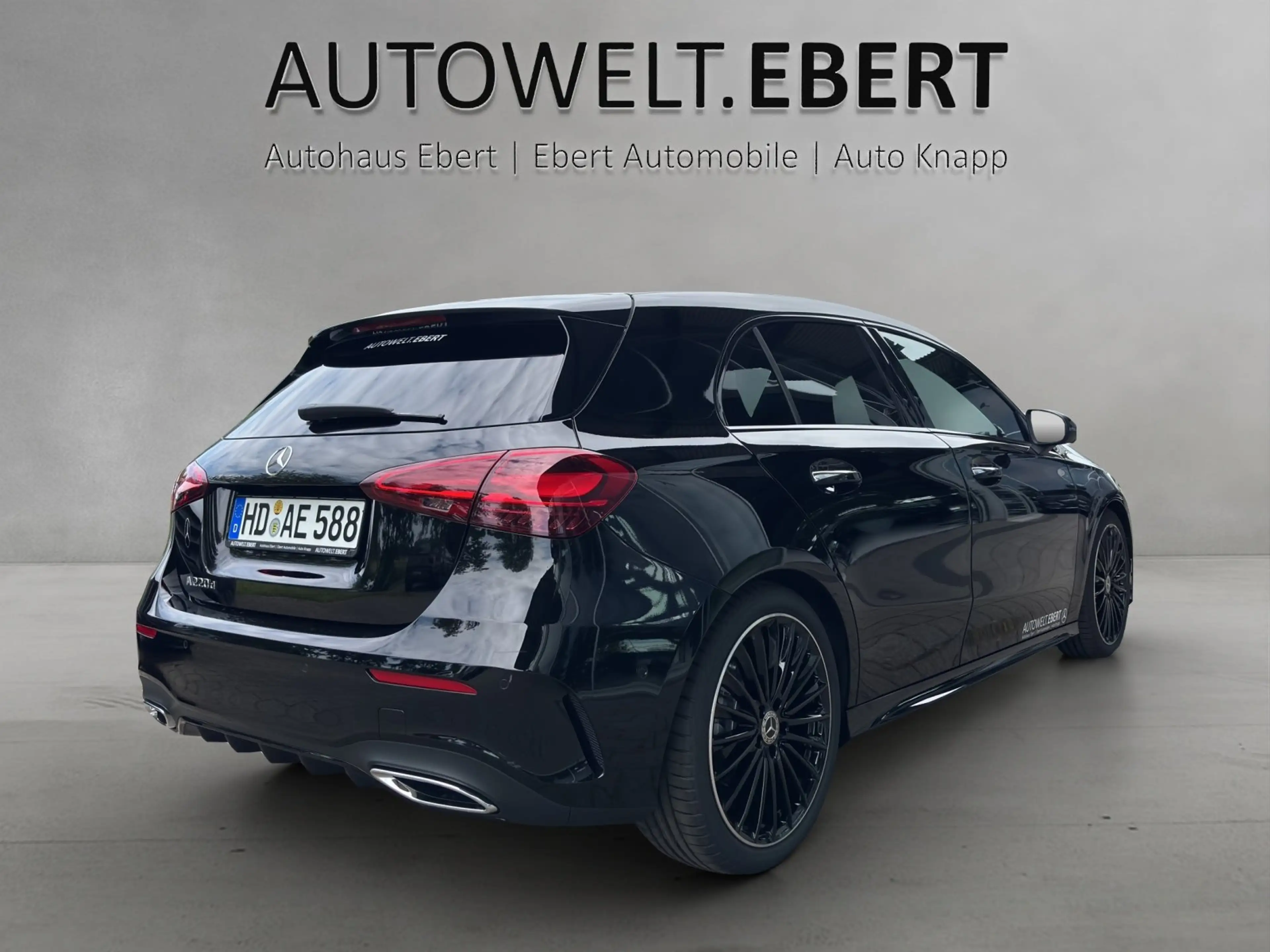 Mercedes-Benz A 220 d AMG 360 Distr AHK DigiLight Pano Burme — photo 5