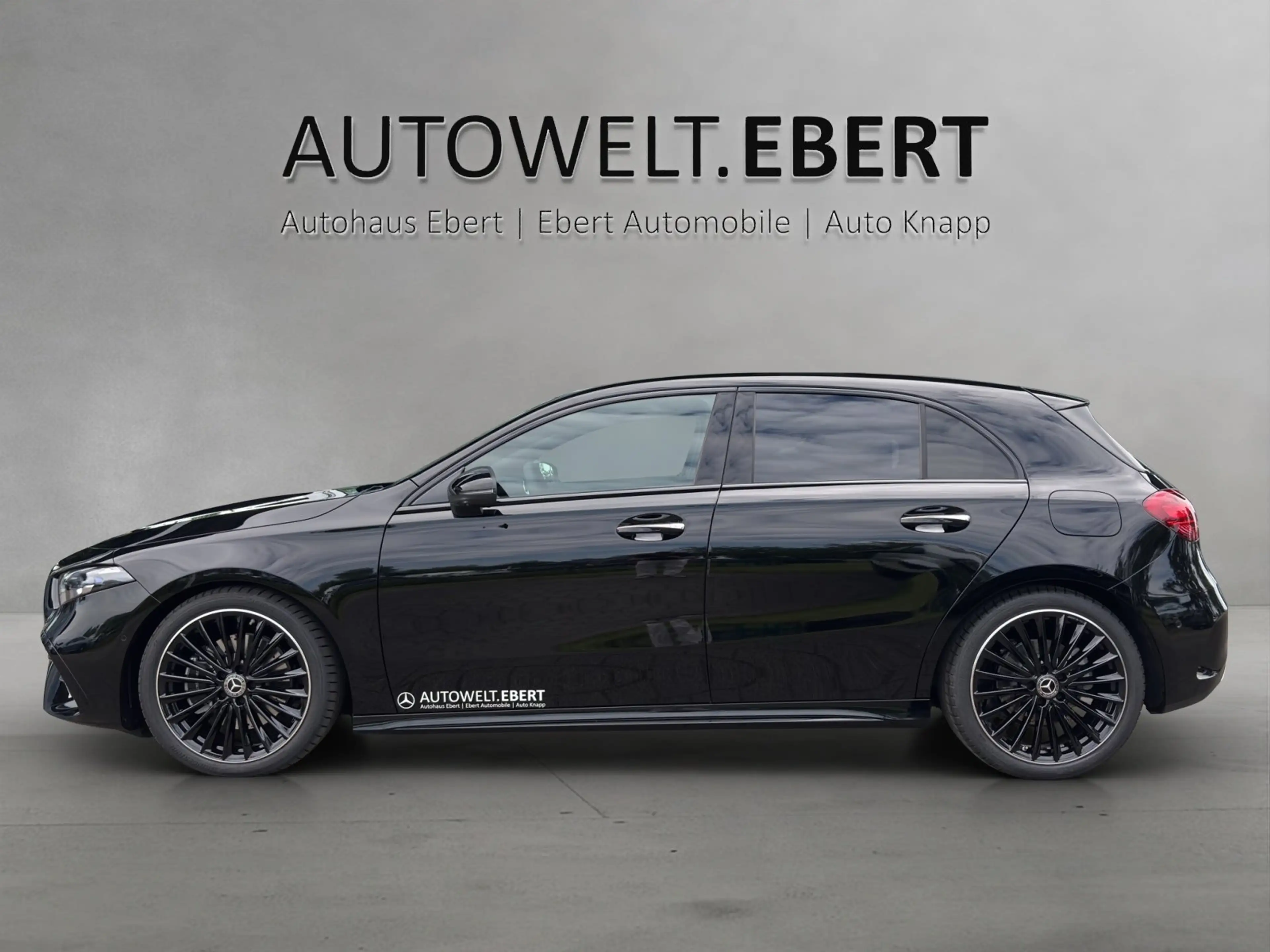 Mercedes-Benz A 220 d AMG 360 Distr AHK DigiLight Pano Burme — photo 2