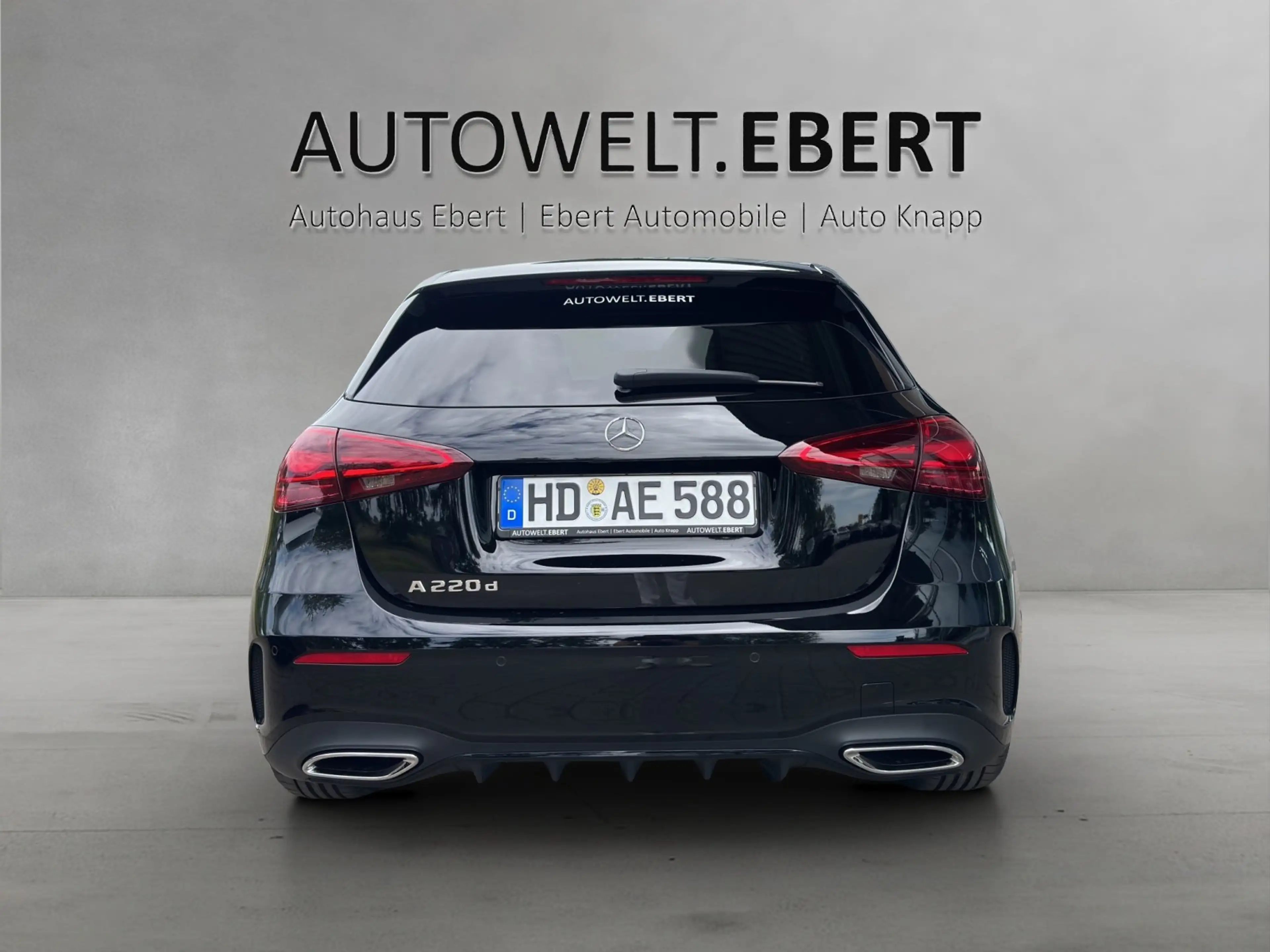 Mercedes-Benz A 220 d AMG 360 Distr AHK DigiLight Pano Burme — photo 4