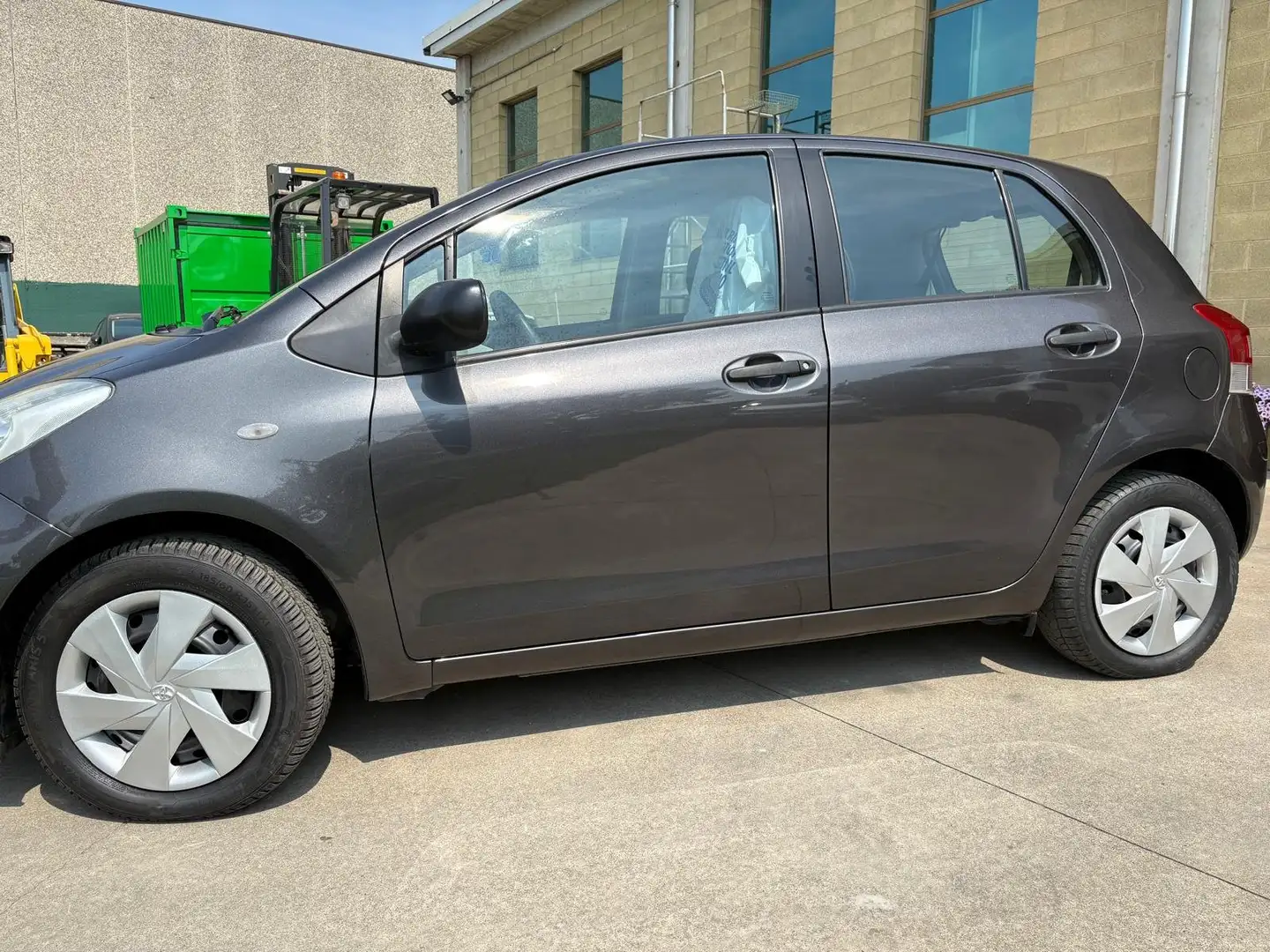 Toyota Yaris Yaris II 2005 5p 1.0 Now my10 Grigio - 2