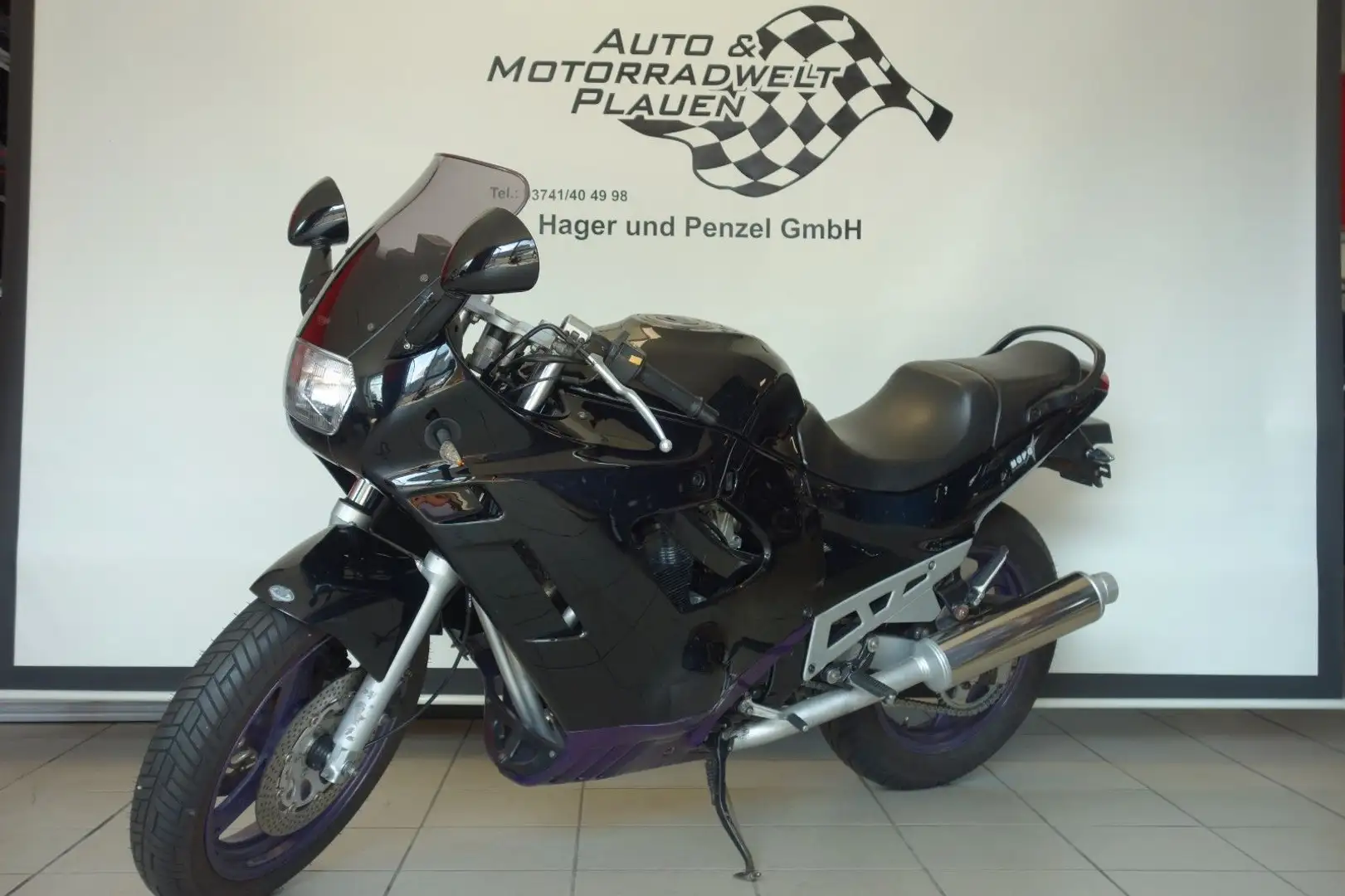 Suzuki GSX 600 F GN72B HU Neu Reifen 85% Noir - 1