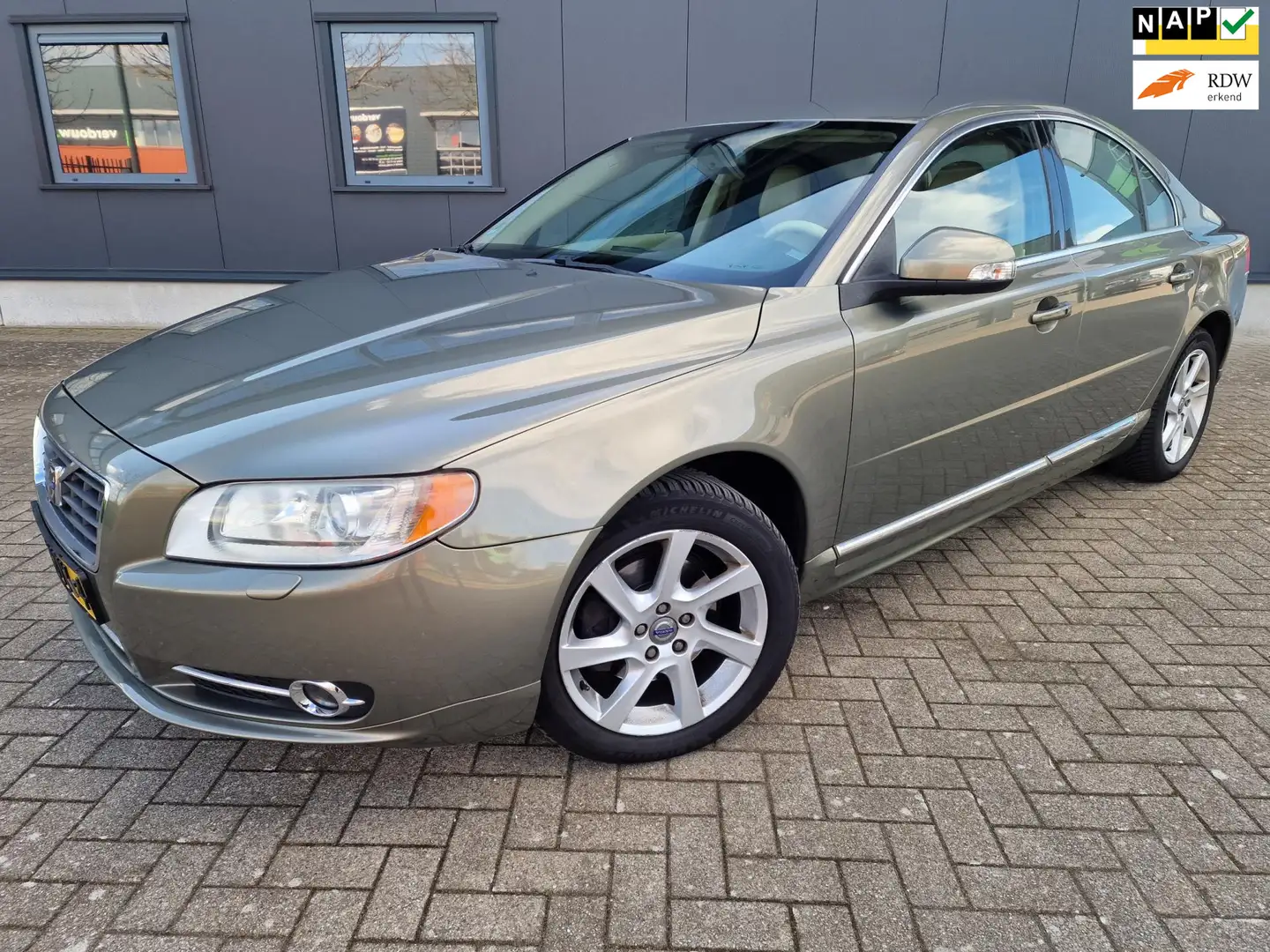 Volvo S80 2.5 T Summum, netto ex BTW € 6.570, Dunaudio, bijt Zöld - 1