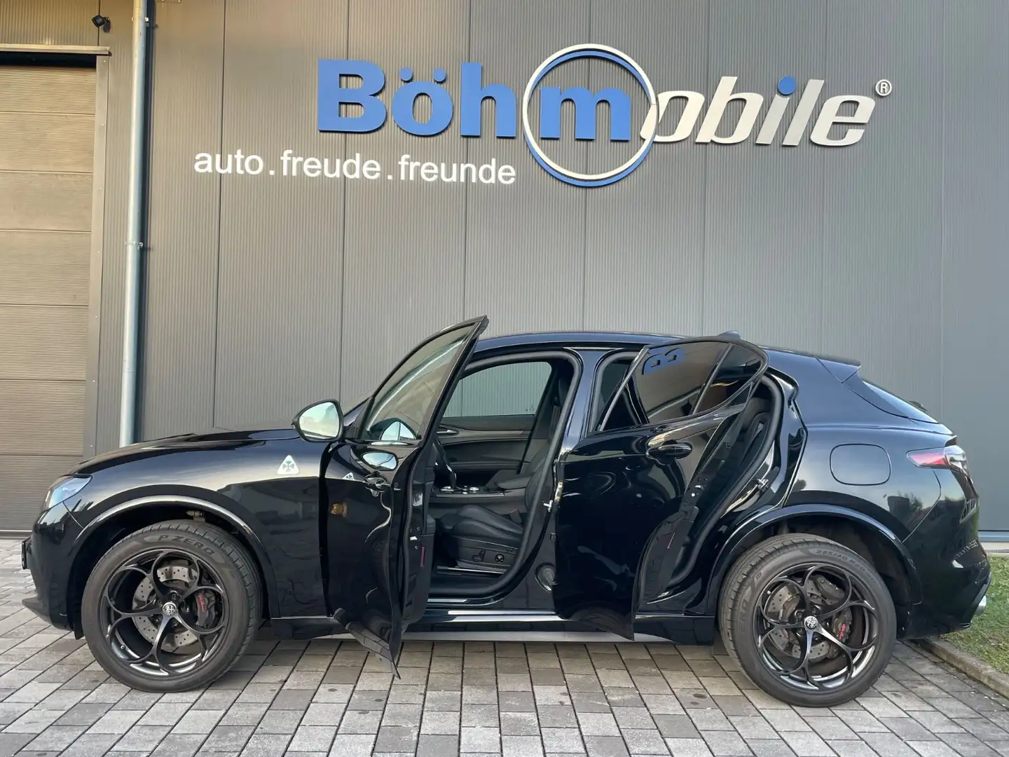 Alfa Romeo Stelvio Quadrifoglio Q4/HK/ACC/Technologie/1.Hd. Schwarz - 2