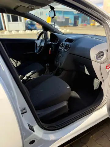 Opel Corsa view 14
