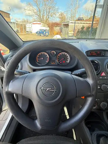 Opel Corsa view 5