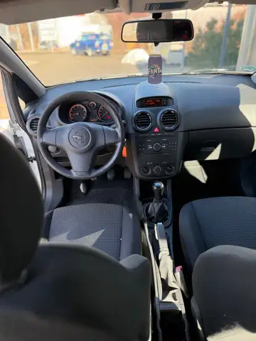 Opel Corsa view 8