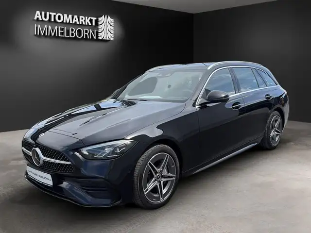 Mercedes-Benz C-Class view 4