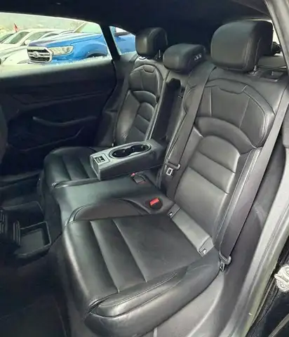Porsche Taycan view 10