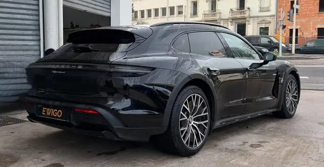 Porsche Taycan view 3