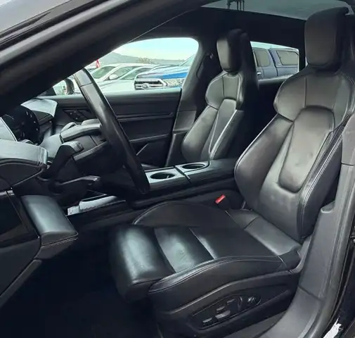 Porsche Taycan view 9