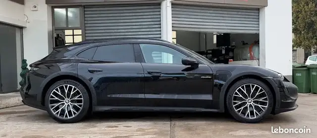 Porsche Taycan view 2
