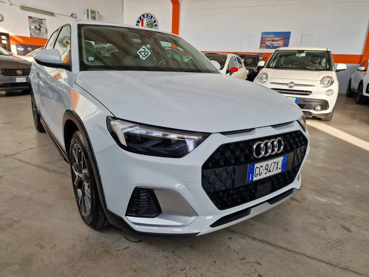 Audi A1 A1 Citycarver 30 1.0 tfsi Contrast 110cv S-TRONIC Bianco - 1