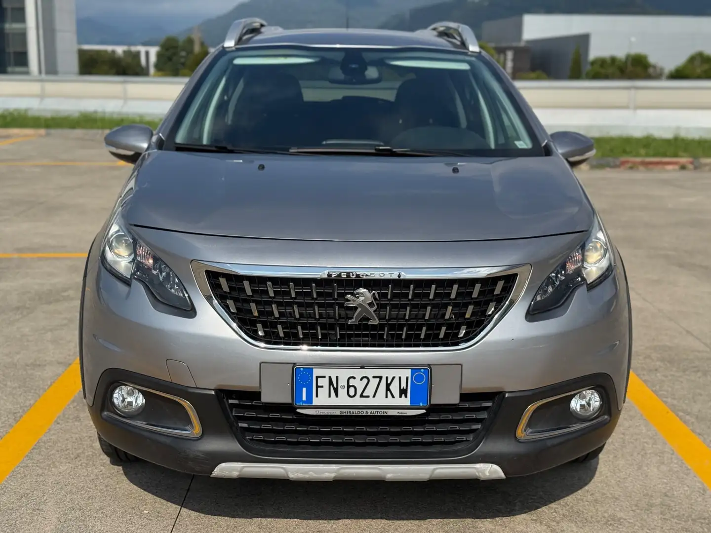 Peugeot 2008 PureTech Turbo 110 S&S Black Matt Gris - 1