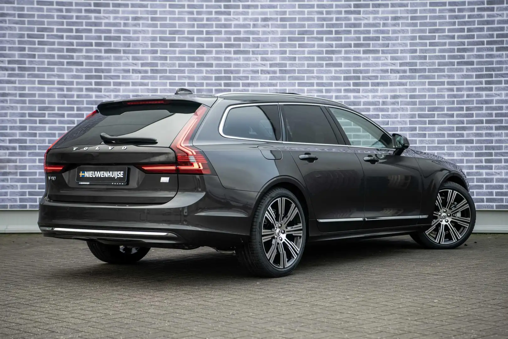 Volvo V90 2.0 T8 Recharge AWD Ultimate Bright Fin. € 1.602 p Gris - 2