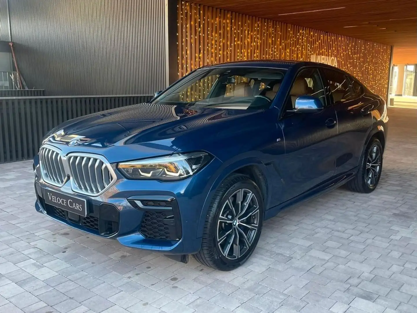 BMW X6 xDrive30d Blau - 2