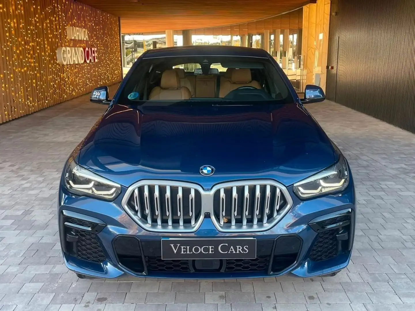 BMW X6 xDrive30d Blau - 1