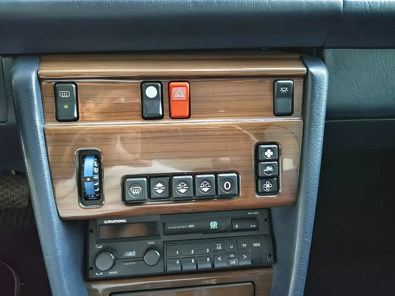 Mercedes-Benz 300 CE - 124, foto 10