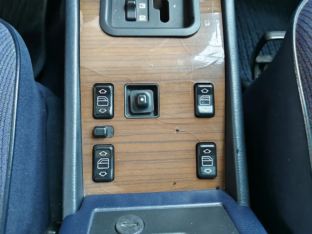 Mercedes-Benz 300 CE - 124, foto 11