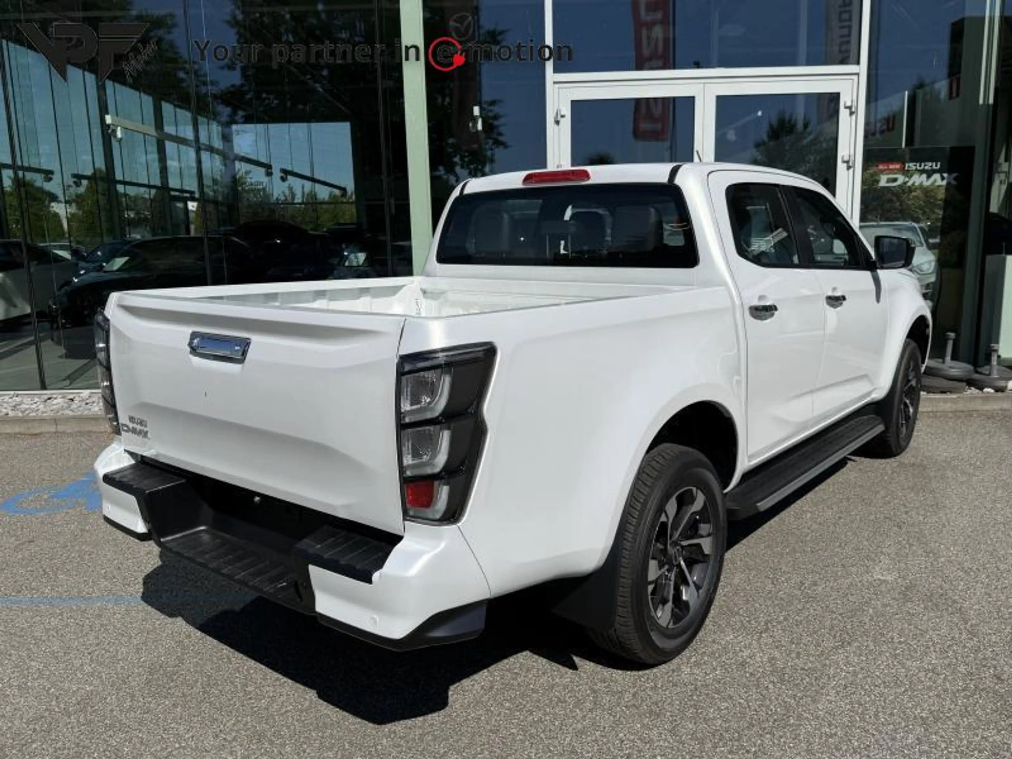Isuzu D-Max 2.2D MY26 LSX 8traps automaat — photo 2