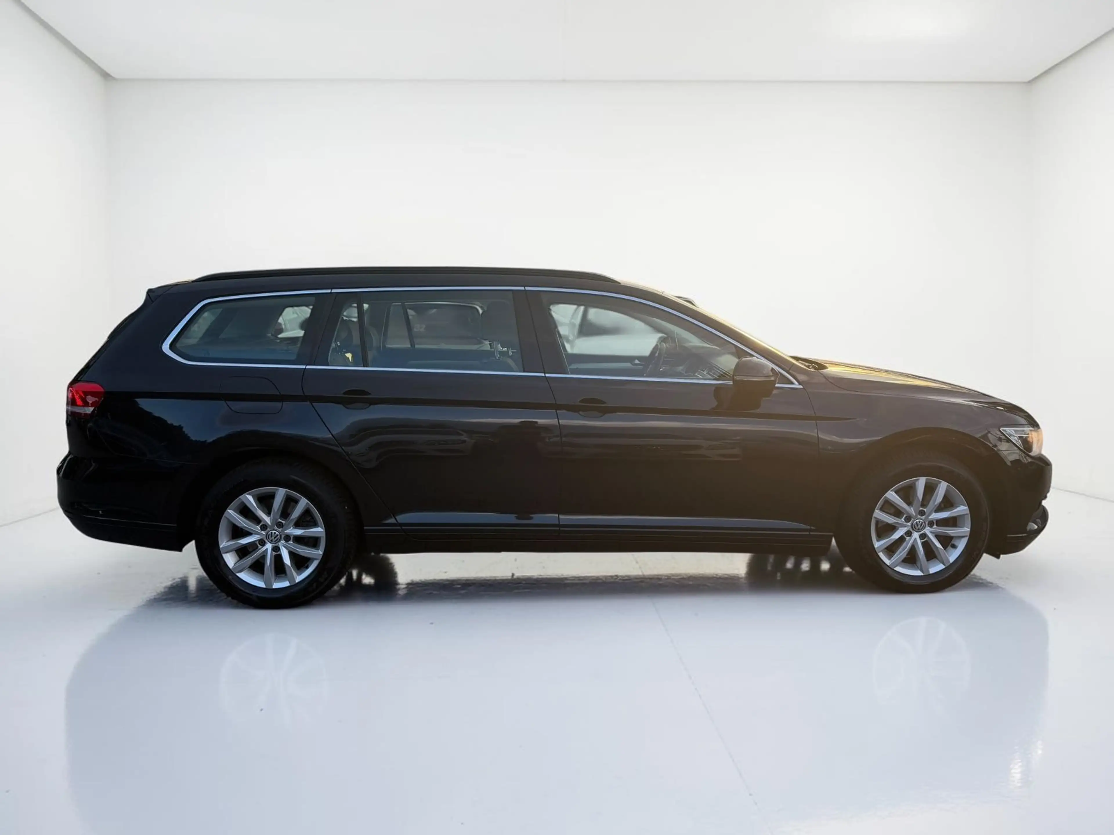 Volkswagen Passat Variant Comfortline NAVI*MASSAGE*ACC*AUT — photo 5