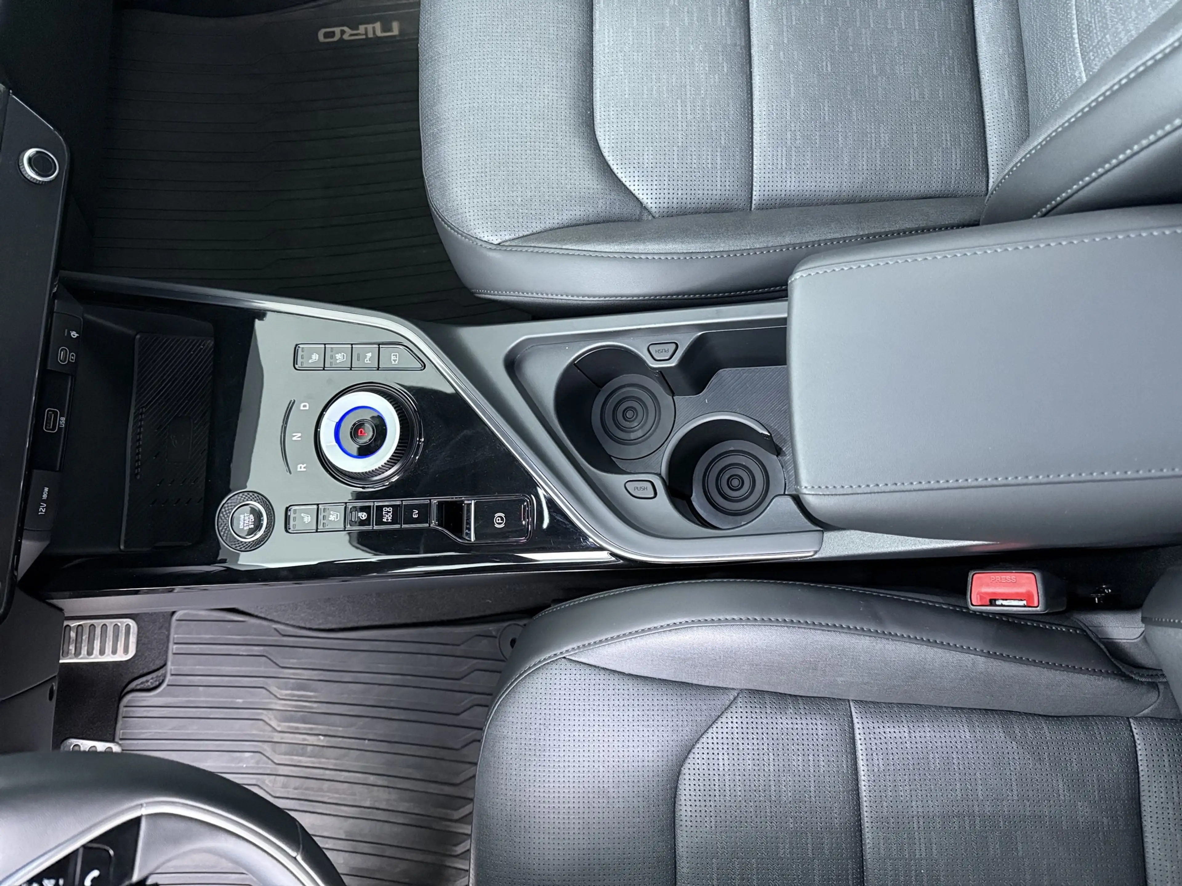 Kia Niro 1.6 GDi PHEV Plug-in Hybrid Launch Edition 183PK - — photo 40