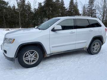4WD 4dr Laredo
